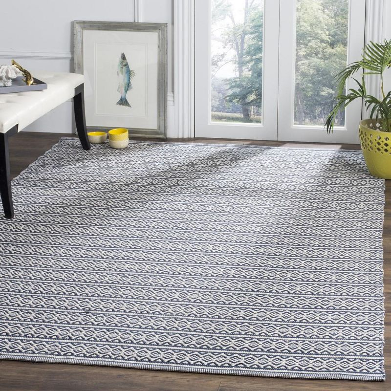 Montauk MTK341 Hand Woven Indoor Area Rug - Ivory/Navy - 6'x9' - Safavieh.