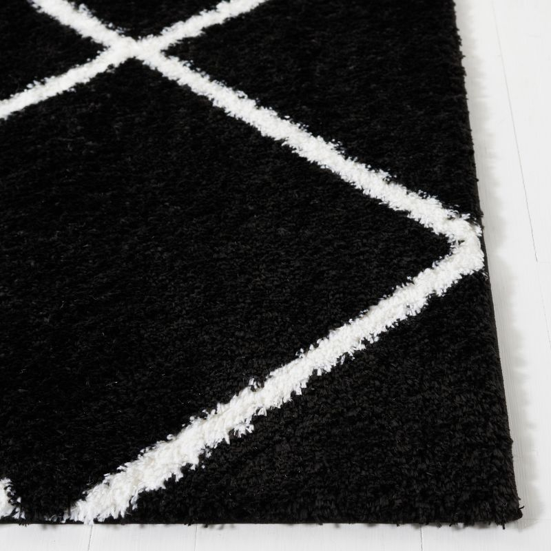 Tahoe Shag THO676 Power Loomed Indoor Area Rug - Black/White - 6'7"x8'7" - Safavieh