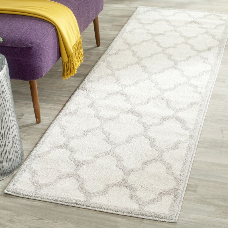 Amherst AMT420 Power Loomed Indoor Accent Rug - Beige/Light Grey - 2'6"x4' - Safavieh