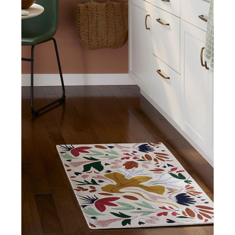 TOWN & COUNTRY LUXE Livie Floral Drip Everwash Washable Multi-Use Decorative Rug with Non-Slip Backing, Cream, 24"x40"