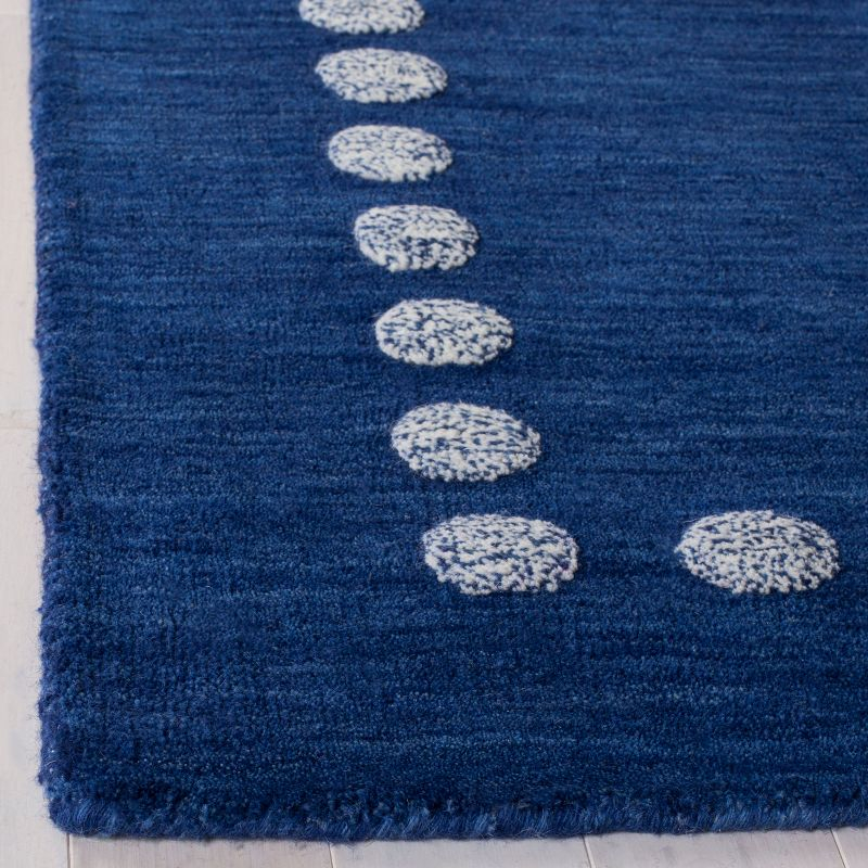 Safavieh Kids SFK802 Hand Loomed Indoor Area Rug - Navy - 5'x8' - Safavieh