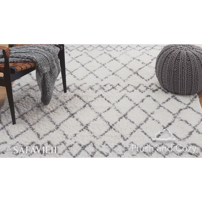 Berber Shag BER165 Power Loomed Indoor Area Rug - Navy/Ivory - 6'7"x6'7" - Safavieh