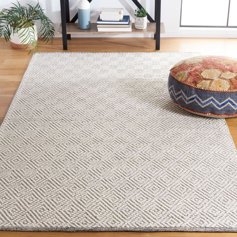Natura NAT503 Hand Woven Indoor Area Rug - Ivory/Light Grey - 4'x6' - Safavieh