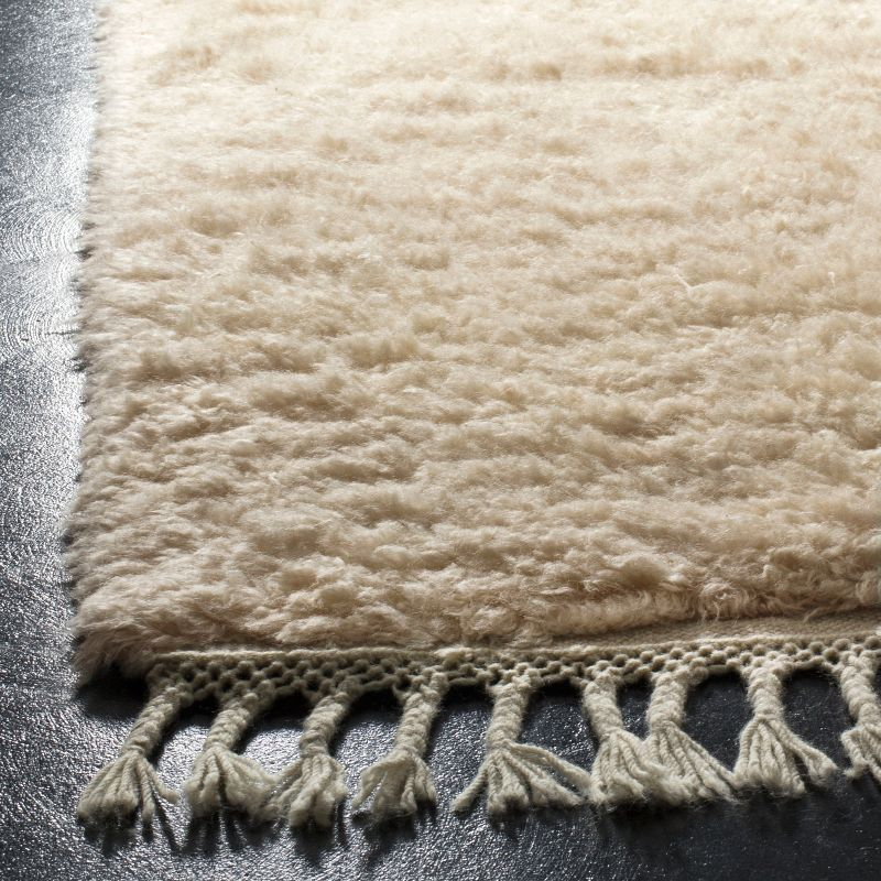 Casablanca CSB150 Hand Knotted Indoor Area Rug - Beige - 5'x8' - Safavieh