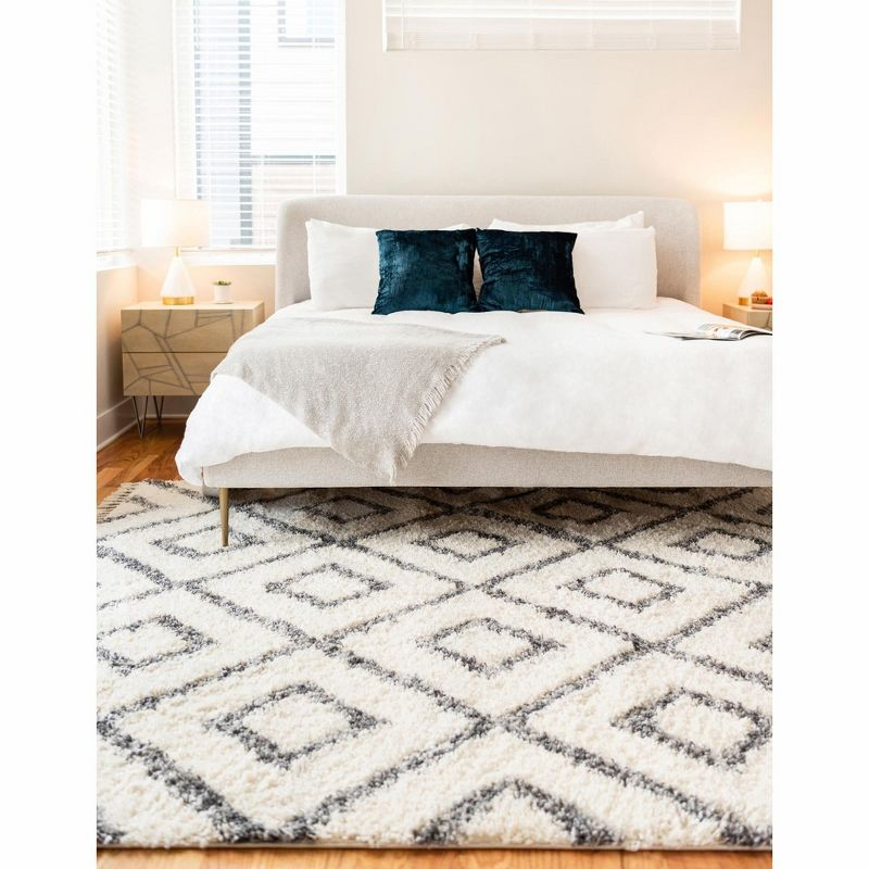 Unique Loom 5' 1 x 8' 0 Ivory Hygge Shag Diamond Area Rug