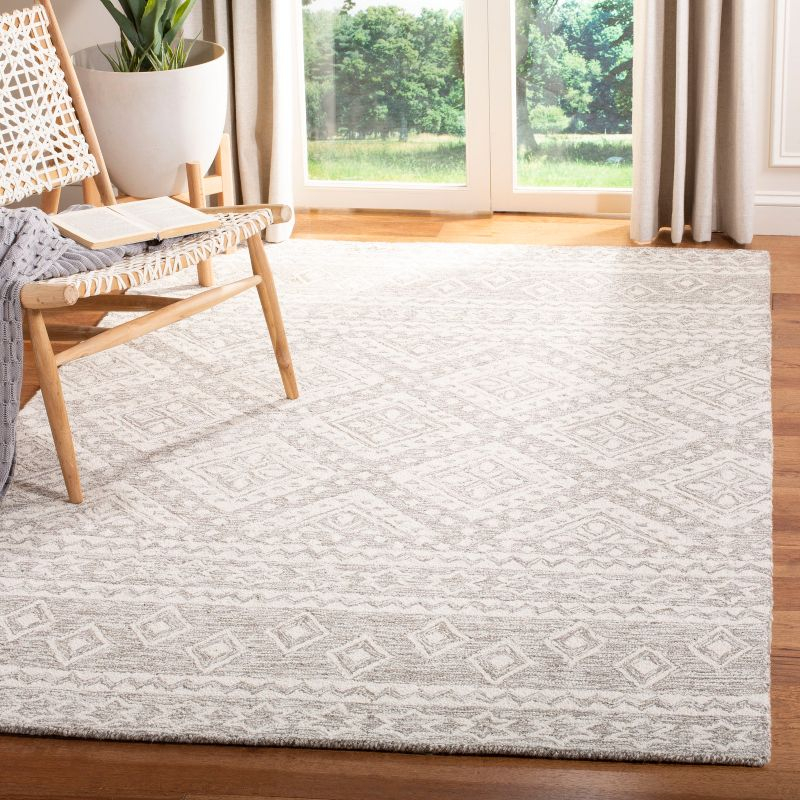 Micro-Loop MLP501 Hand Tufted Indoor Area Rug - Dark Grey/Ivory - 4'x6' - Safavieh
