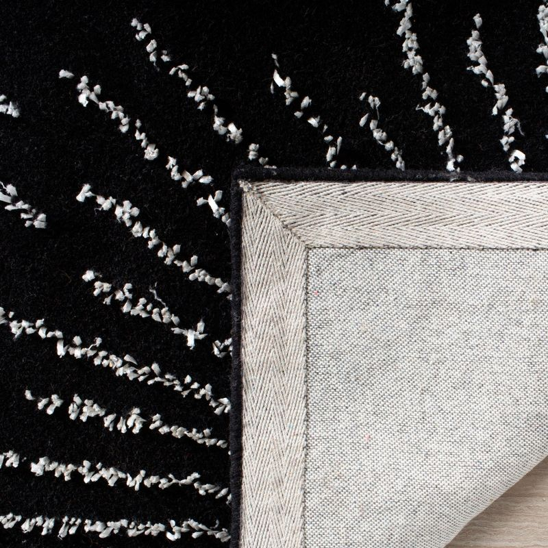 Soho SOH712 Hand Tufted Indoor Area Rug - Black/White - 6'x6' - Safavieh.