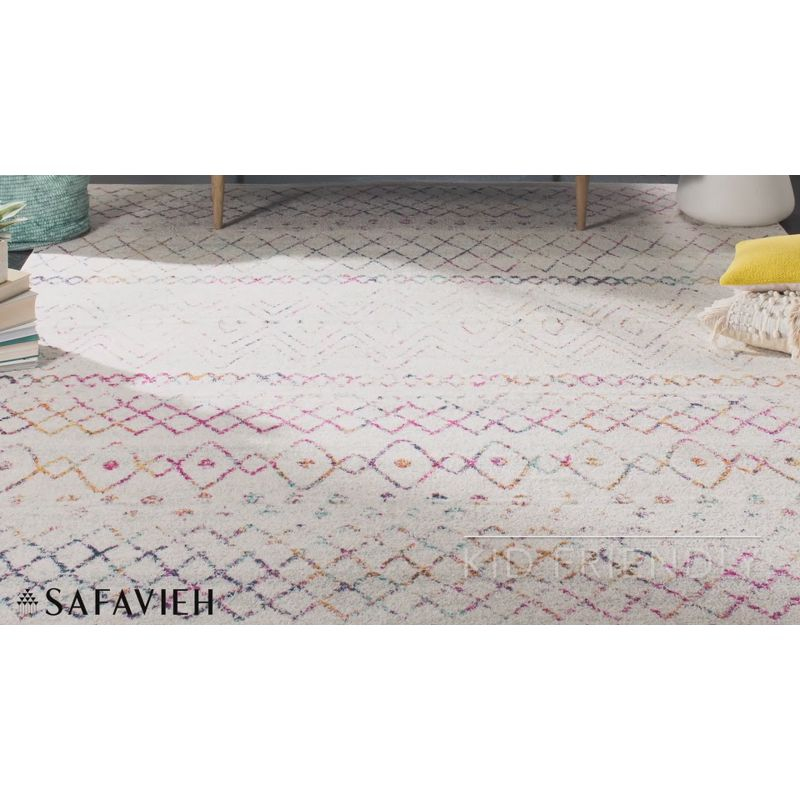 Madison 700 MAD798 Power Loomed Indoor Area Rug - Grey/Gold - 4' Round - Safavieh
