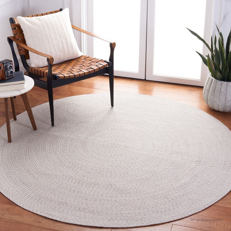 Braided BRA201 Hand Woven Indoor Machine Washable Accent Rug - Ivory/Light Grey - 3' Round - Safavieh