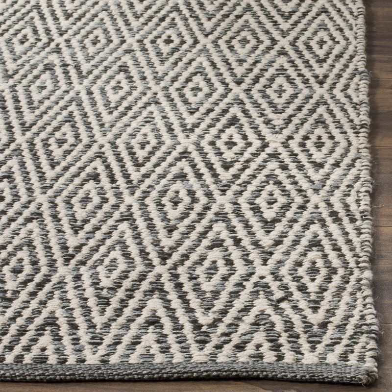 Montauk MTK414 Hand Woven Indoor Runner Rug - Ivory/Dark Grey - 2'3"x7' - Safavieh