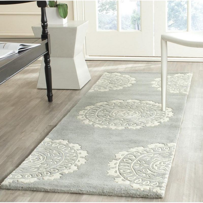 Bella BEL122 Hand Tufted Runner Rug - Grey/Ivory - 2'3"x11' - Safavieh.