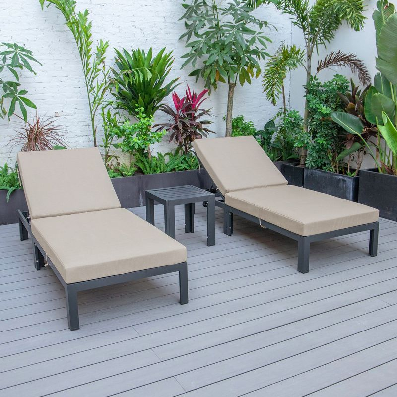 LeisureMod Chelsea Modern Outdoor Chaise Lounge Chair Set with Side Table, Black Aluminum – Set of 2 in Beige