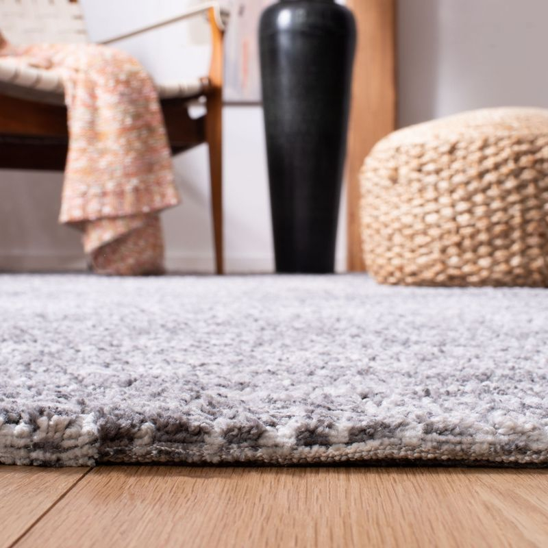 Roslyn ROS705 Hand Loomed Area Rug - Grey - 8'x10' - Safavieh.