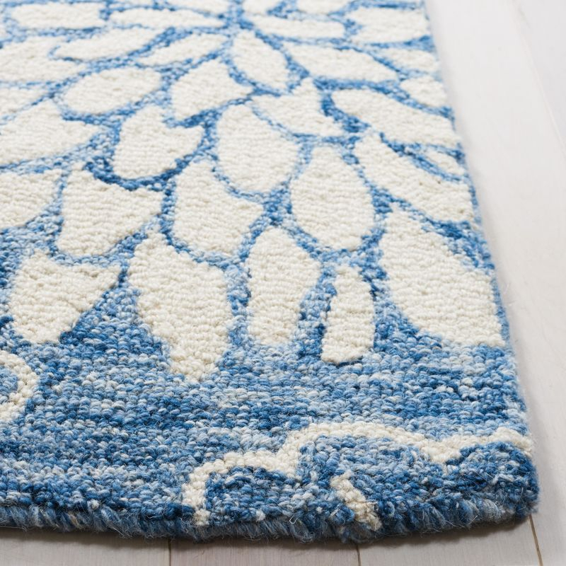 Jardin JAR602 Hand Tufted Area Rug - Blue/Ivory - 5'x8' - Safavieh.