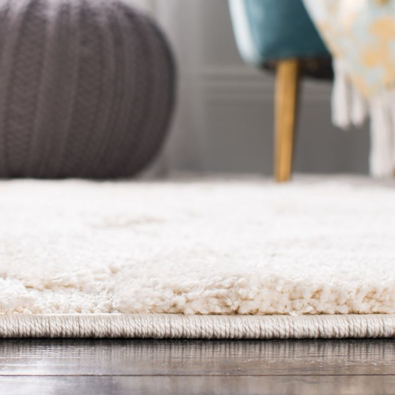 Florida Shag SG455 Power Loomed Indoor Area Rug - Creme/Creme - 5'x5' - Safavieh.