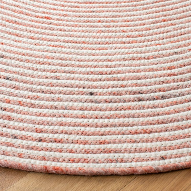Braided BRD905 Hand Woven Area Rug - Red/Ivory - 3' round - Safavieh.