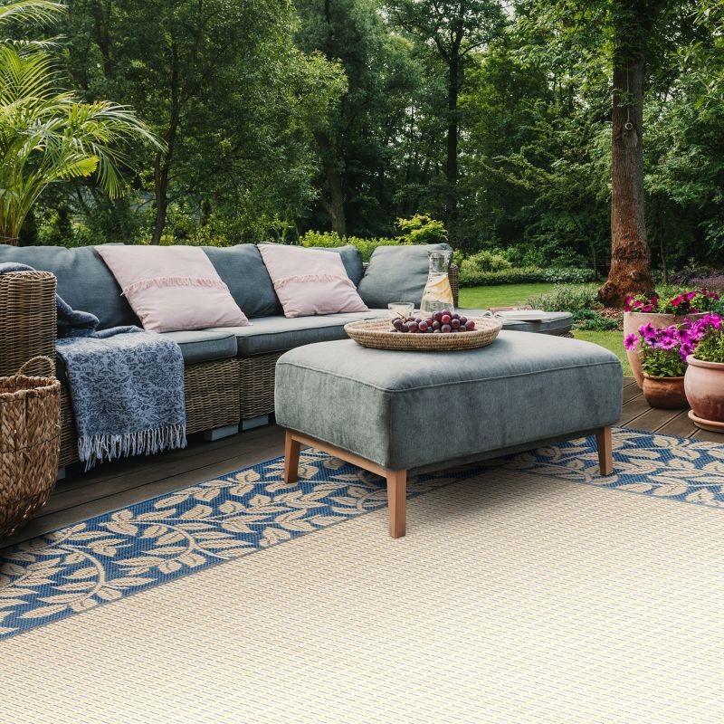 Courtyard CY0727 UV & Stain Resistant Non-Shedding Power Loomed Indoor/Outdoor Area Rug - Natural/Blue - 6'7"x6'7" - Safavieh