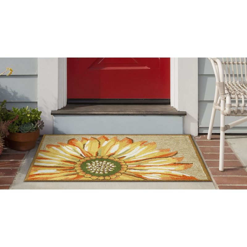 Liora Manne Frontporch Sunflower Indoor/Outdoor Rug Yellow 2'6" x 4'