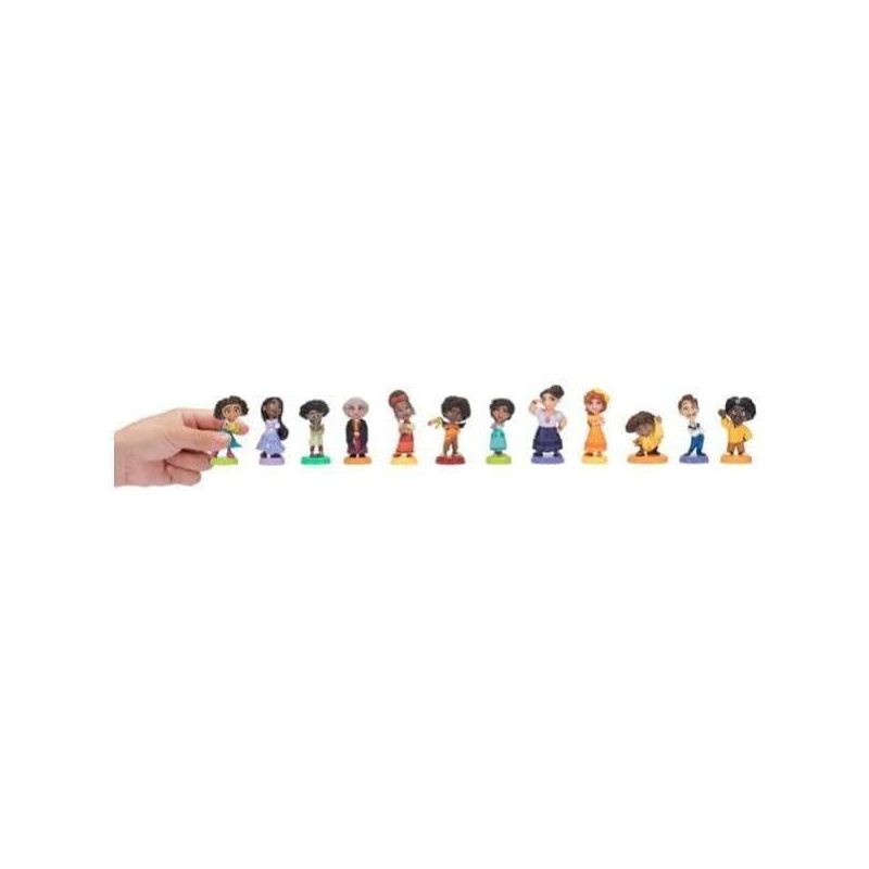 Disney Encanto Mi Familia 12 Mini Figure Set