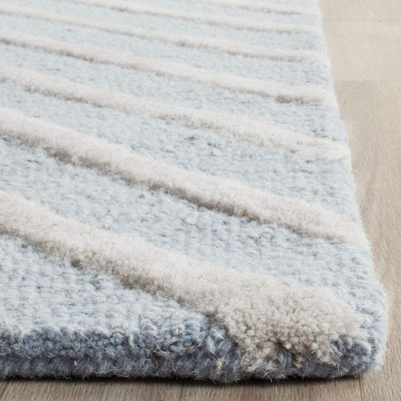 Cambridge CAM129 Hand Tufted Area Rug  - Safavieh