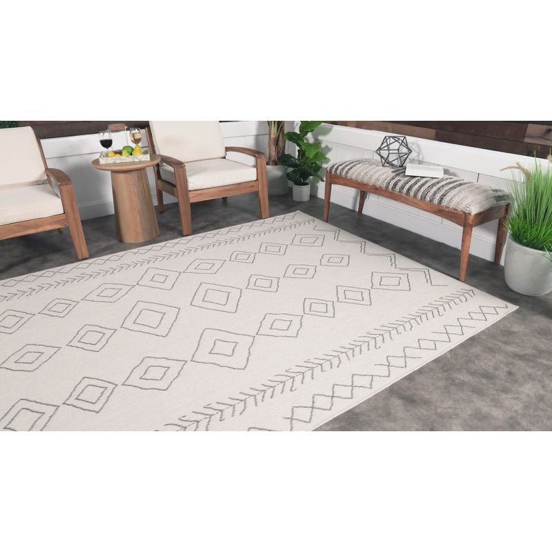 Nuloom Serna Diamond 8x11 Indoor/Outdoor Area Rug for Living Room Patio Deck Front Porch Kitchen, Ivory/Dark Grey