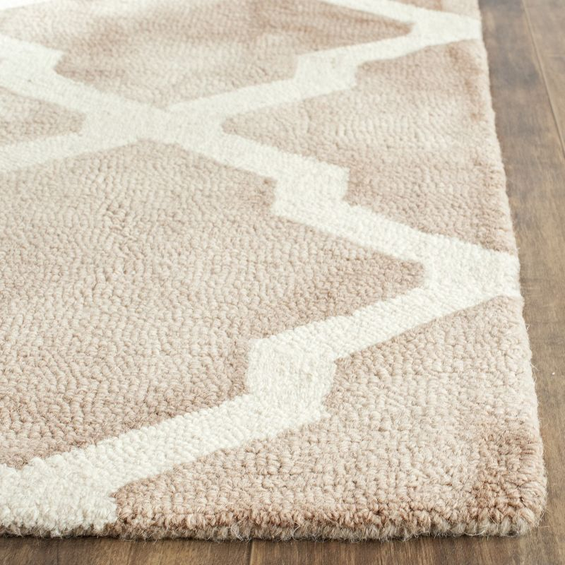 Dip Dye DDY540 Hand Tufted Indoor Accent Rug - Beige/Ivory - 3'x5' - Safavieh