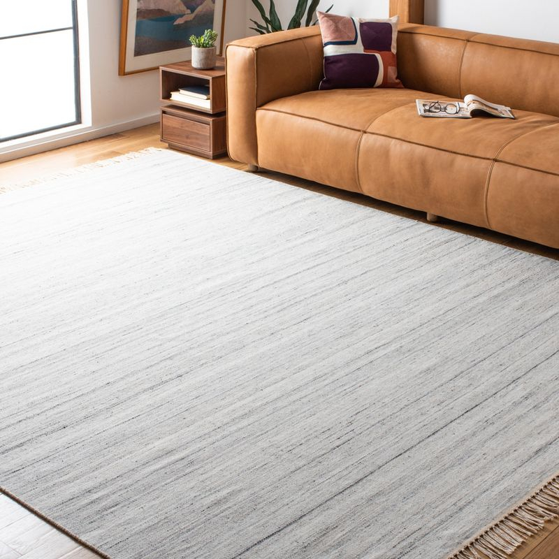 Kilim KLM551 Hand Loomed Area Rug - Ivory/Grey - 5'x8' - Safavieh.