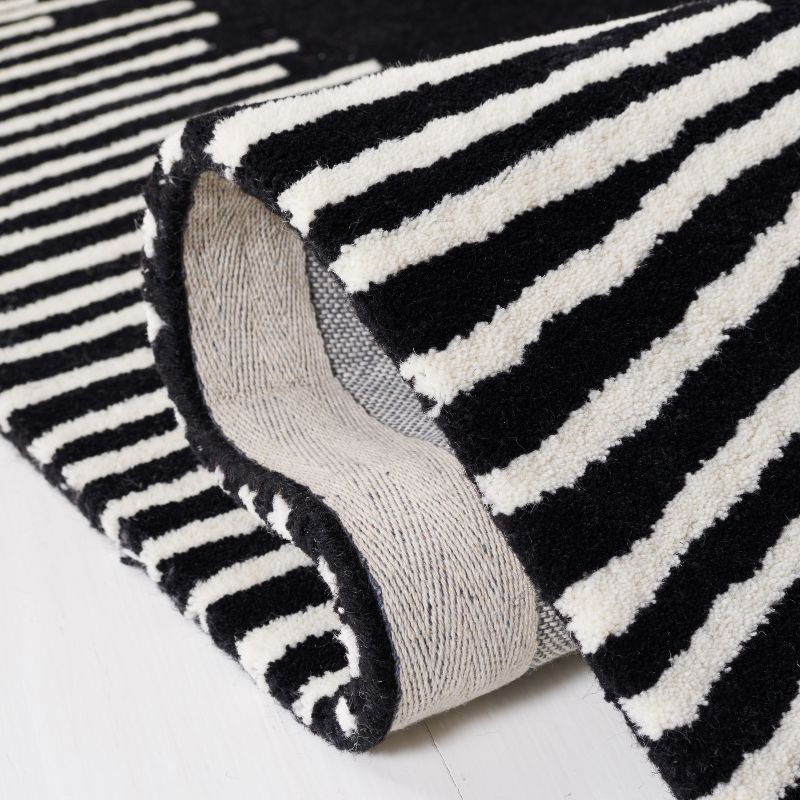 Fifth Avenue FTV129 Hand Tufted Area Rug - Black/Ivory - 5'x5' - Safavieh.