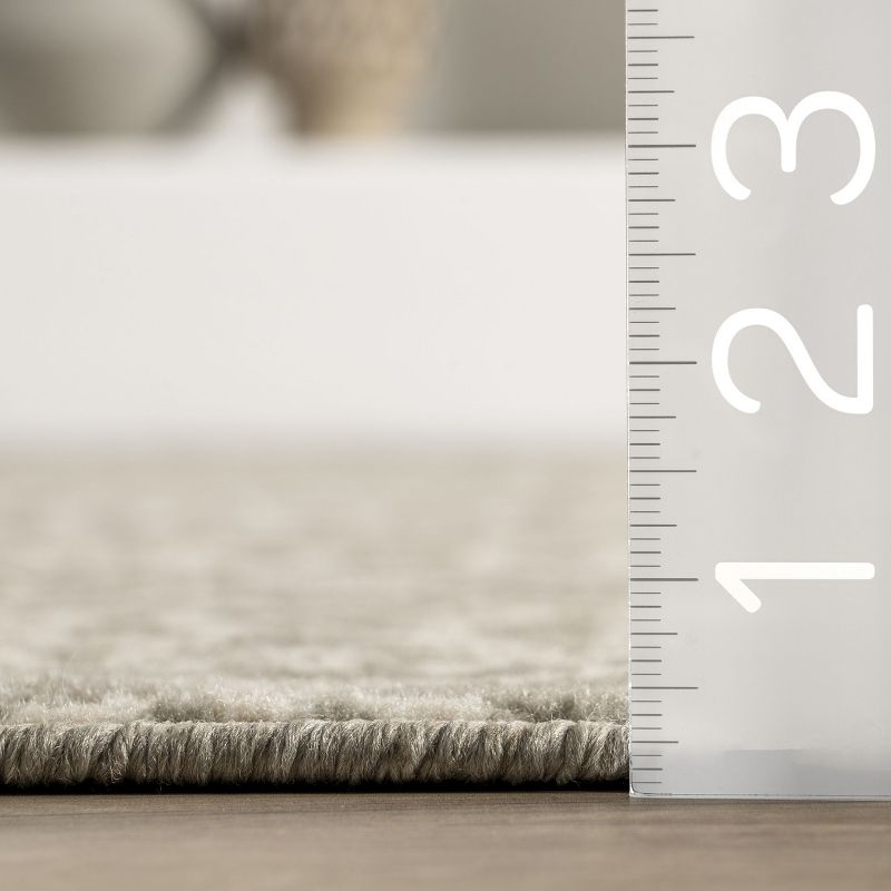 Nuloom Jeanette Geometric 2x3 Accent Indoor Area Rug for Living Room Bedroom Dining Room Entryway Kitchen, Grey/Ivory