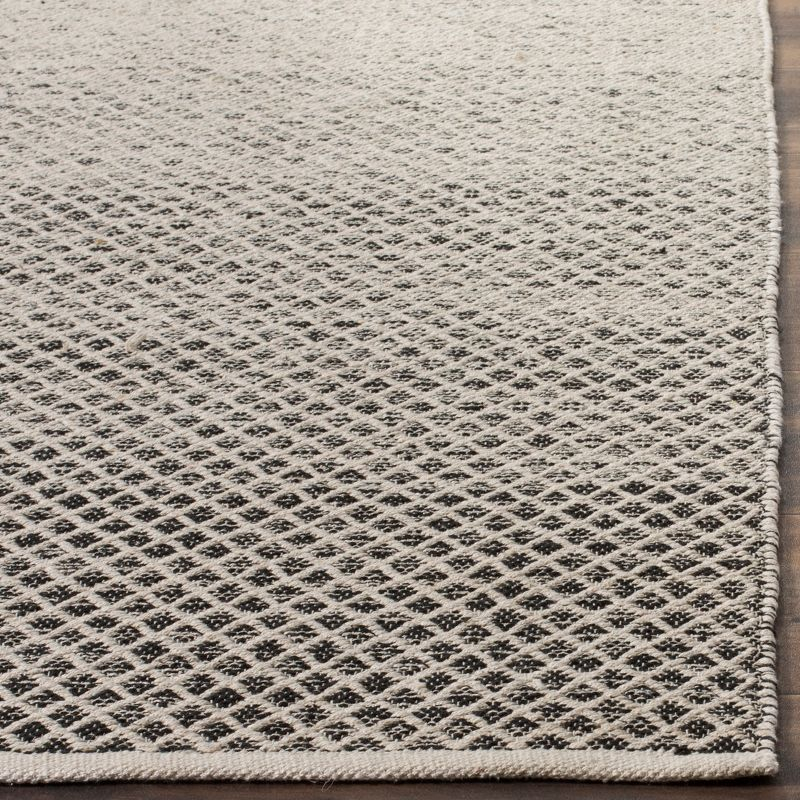 Montauk MTK601 Hand Woven Indoor Runner Rug - Black/Ivory - 2'3"x11' - Safavieh