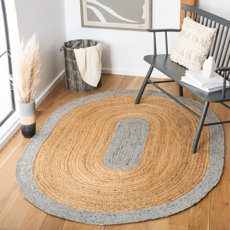 Braided BRD910 Hand Woven Indoor Area Rug - Grey/Natural - 6'x9' Oval - Safavieh