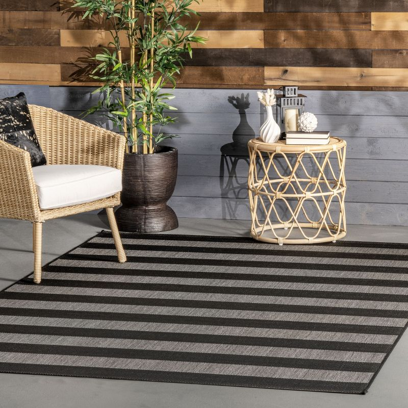 Nuloom Alexis Striped 2x3 Indoor/Outdoor Accent Rug for Living Room Patio Deck Front Porch Entryway Kitchen, Black/Light Grey