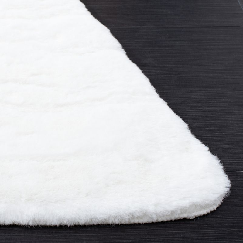 Faux Sheep Skin FSS515 Power Loomed Indoor Accent Rug - Ivory - 3'x5' - Safavieh