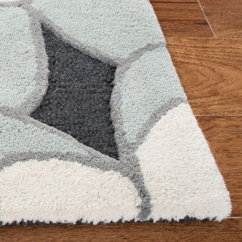 Safavieh Kids SFK923 Hand Tufted Runner Rug - Charcoal/Ivory - 2'6"x8' - Safavieh.