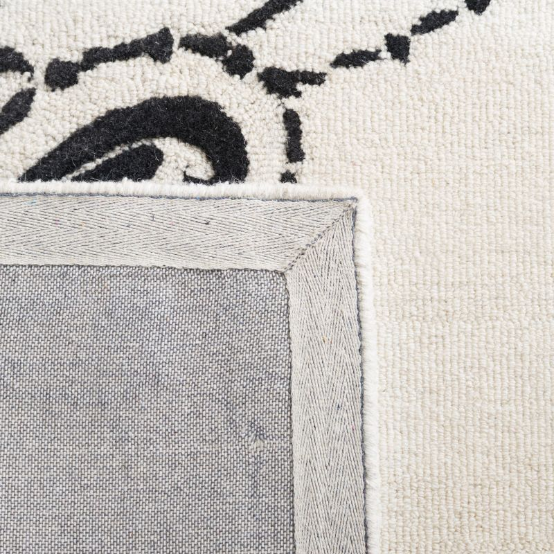 Jardin JAR732 Hand Tufted Area Rug - Ivory/Black - 5'x8' - Safavieh