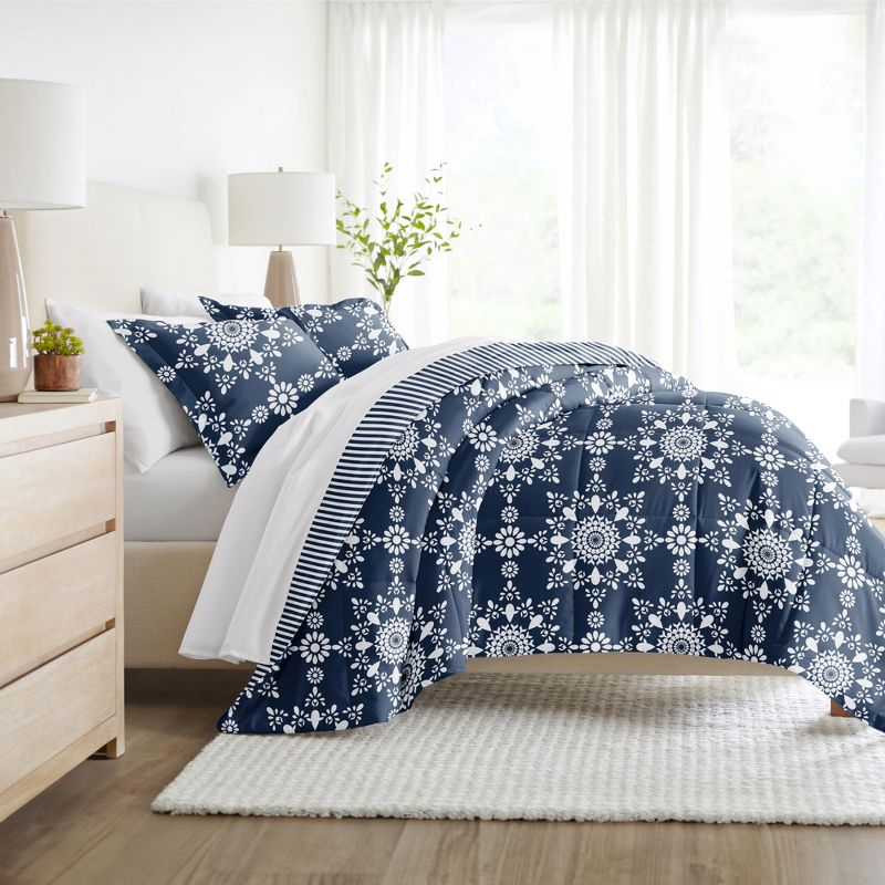 Paisley & Medallion Stripe Reversible Patterned Soft Comforter Sets - Becky Cameron, Daisy Medallion / Navy, Full/Queen
