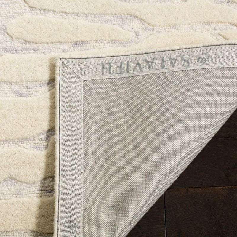 Bella BEL129 Hand Tufted Area Rug - Silver/Ivory - 6'x9' - Safavieh.