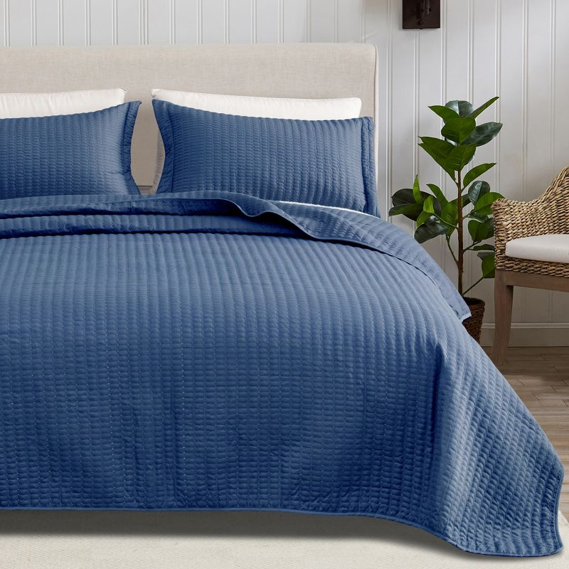 Great Bay Home Detailed Channel Stitch All-Season Reversible Quilt Set With Shams (King, Navy)
