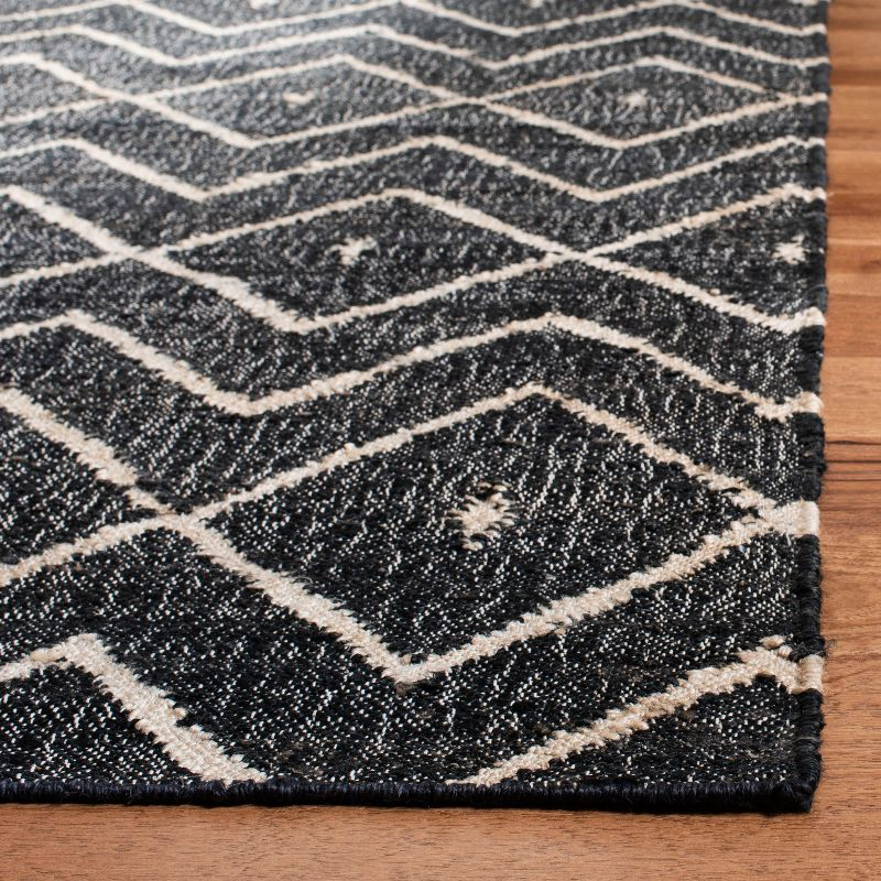 Kilim KLM750 Hand Loomed Area Rug - Charcoal/Natural - 6'x9' - Safavieh.