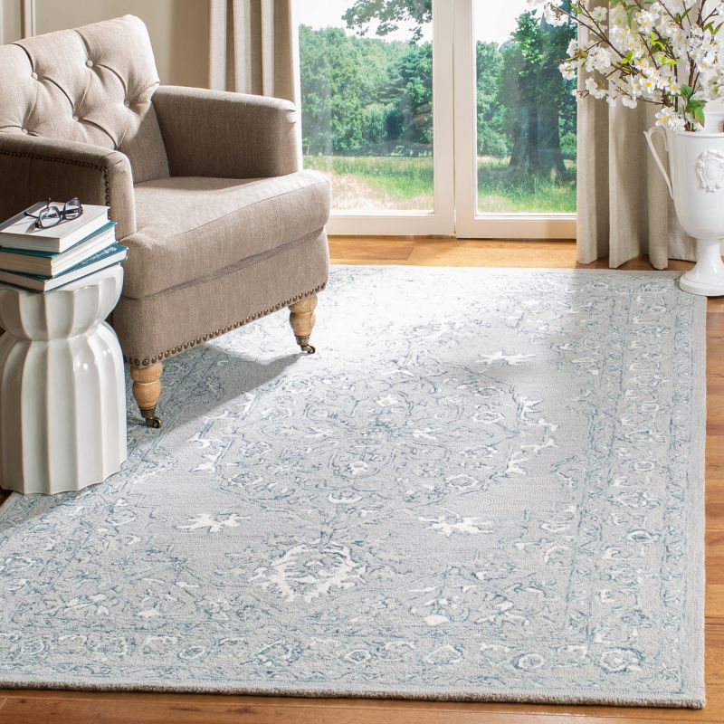 Micro-Loop MLP504 Hand Tufted Indoor Accent Rug - Light Grey/Ivory - 4'x6' - Safavieh