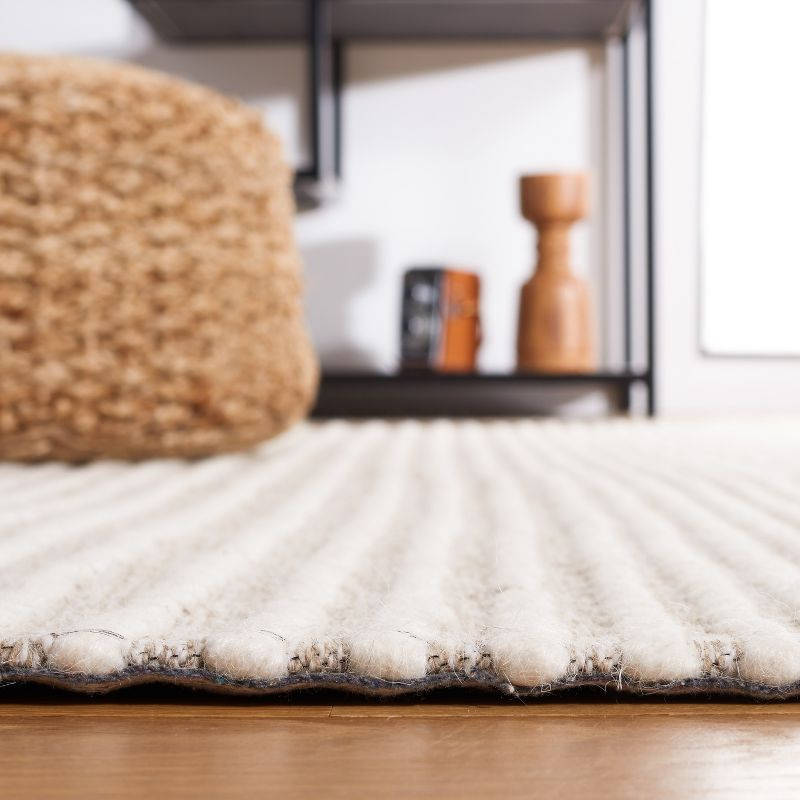 Marbella MRB208 Hand Woven Indoor Accent Rug - Ivory/Beige - 4'x6' - Safavieh