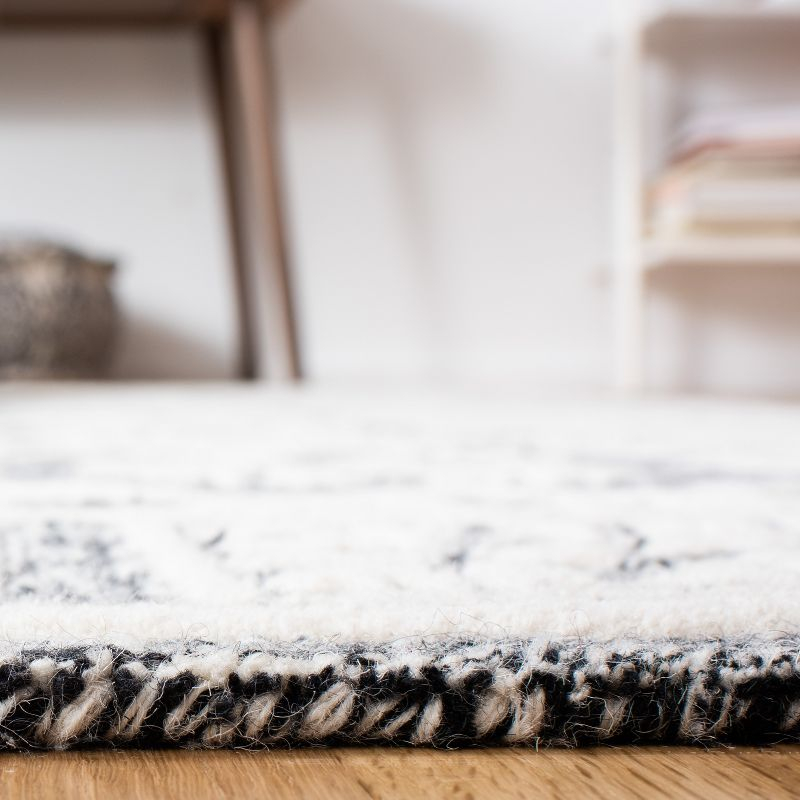 Metro MET851 Hand Tufted Indoor Area Rug - Black/Ivory - 4'x6' - Safavieh