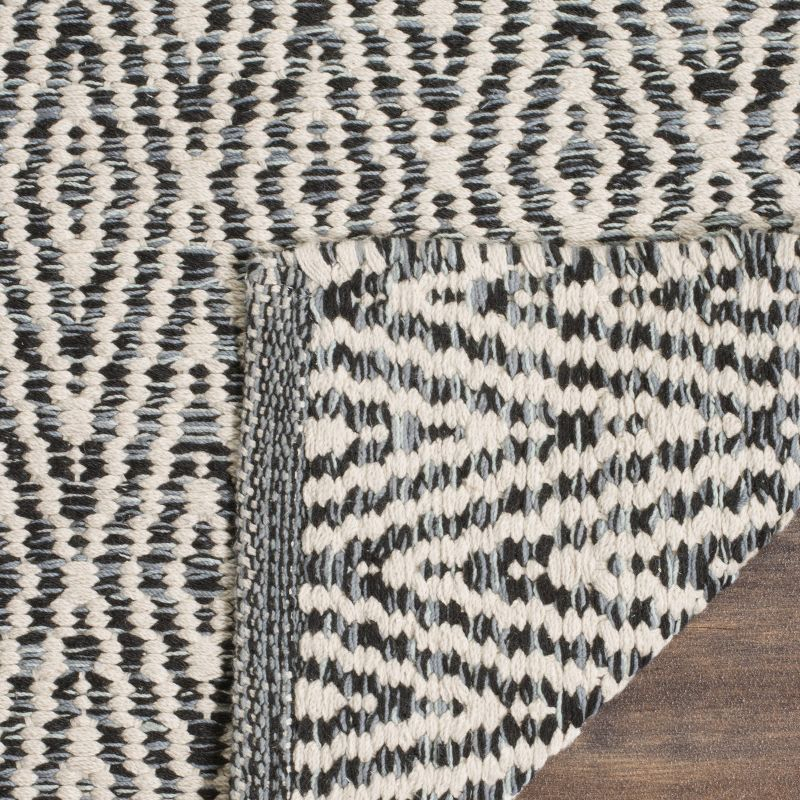 Montauk MTK414 Hand Woven Indoor Runner Rug - Ivory/Dark Grey - 2'3"x7' - Safavieh