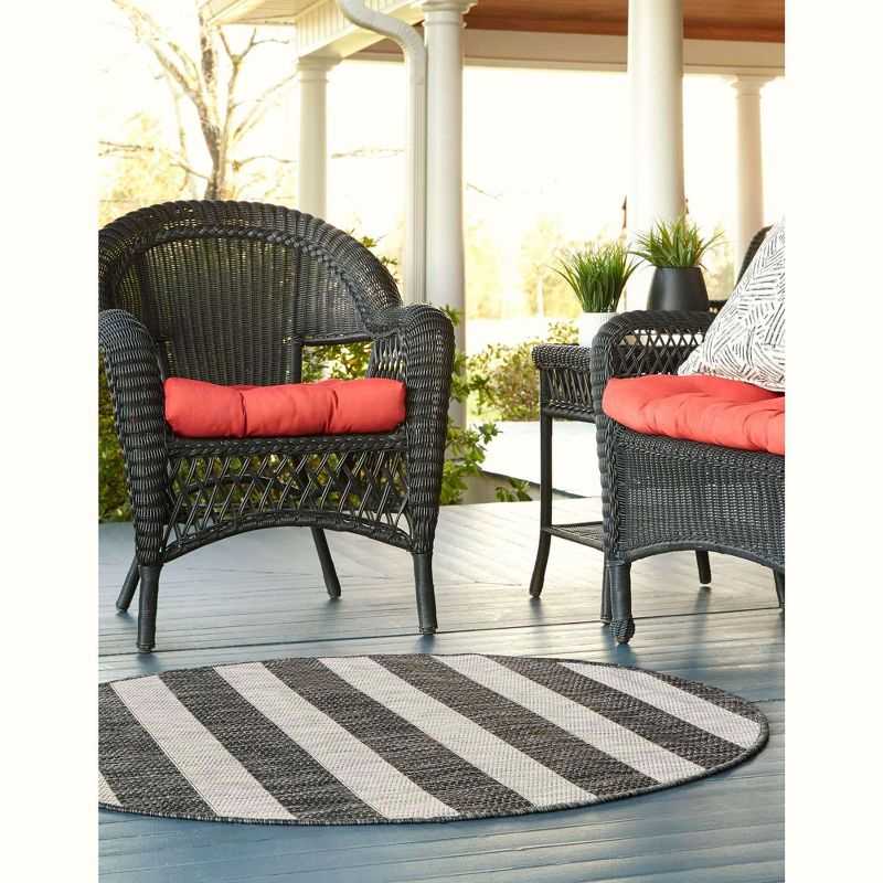 Unique Loom 4' 1 x 4' 1 Round Indoor/Outdoor Striped Charcoal Gray Area Rug