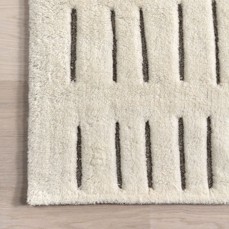 Nuloom Nalini Geometric 4x6 Wool Indoor Area Rug for Living Room Bedroom Dining Room Kitchen, Off White/Grey
