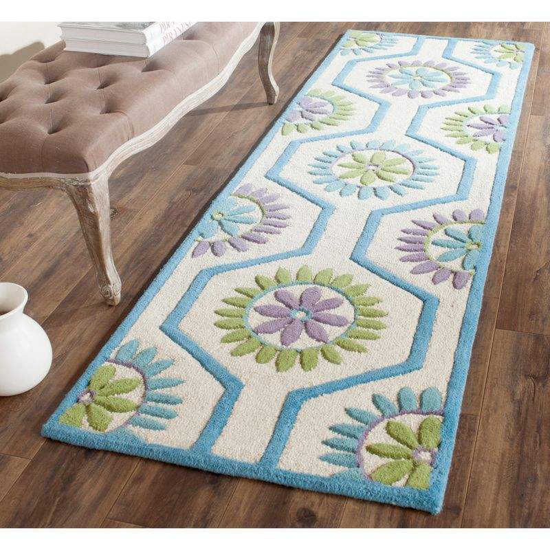 Cambridge CAM716 Hand Tufted Area Rug  - Safavieh
