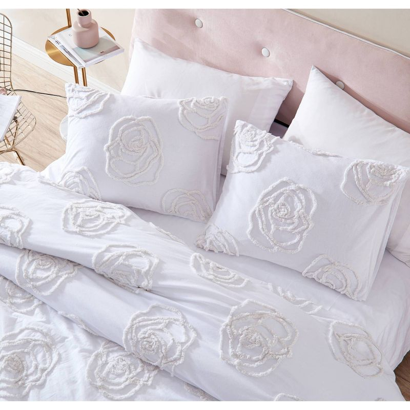 Betsey Johnson Betsey Johnson Rambling Rose Cotton Ivory Duvet Cover Set