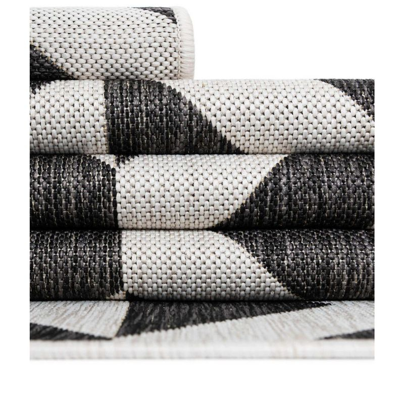 Jill Zarin 4' 0 x 4' 0 Round Indoor/Outdoor Charcoal Gray Area Rug