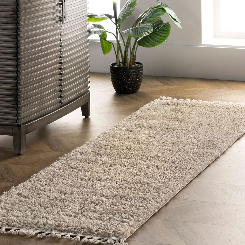 Nuloom Neva Solid 2x6 Runner Shag Indoor Area Rug for Living Room Bedroom Dining Room Nursery Entryway Hallway, Beige/Ivory
