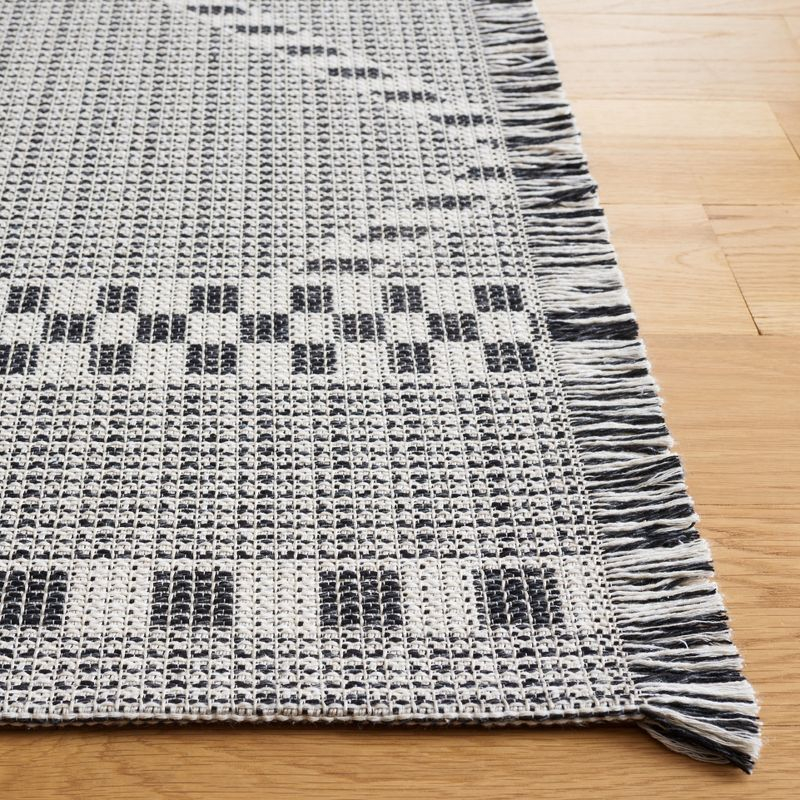 Augustine AGT508 Machine Made Indoor Area Rug - Ivory/Black - 4'x6' - Safavieh